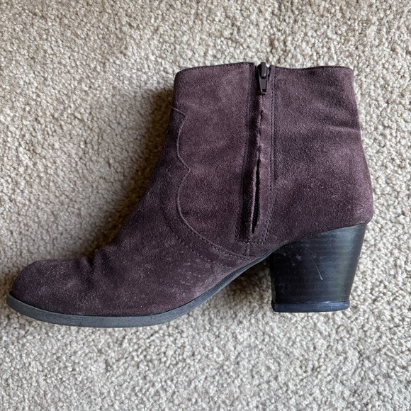 Lucky Brand Size 7.5 Brown Suede Leather Ankle Boots Booties Block Heel - Picture 2 of 8